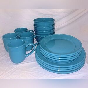 Mainstays Amelia Topaz Blue 4 Piece Place Setting - Stoneware Dinnerware 16pc.